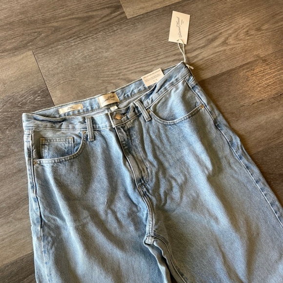 Universal Thread Women’s 90’s baggy Denim Relaxed Jeans Denim 12 SHORT NWT! - Picture 2 of 5